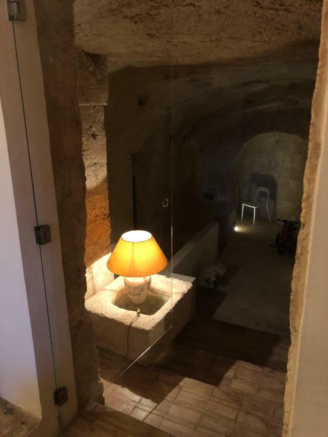 Gli Ipogei Nel Cuore Di Materaヴィラ エクステリア 写真